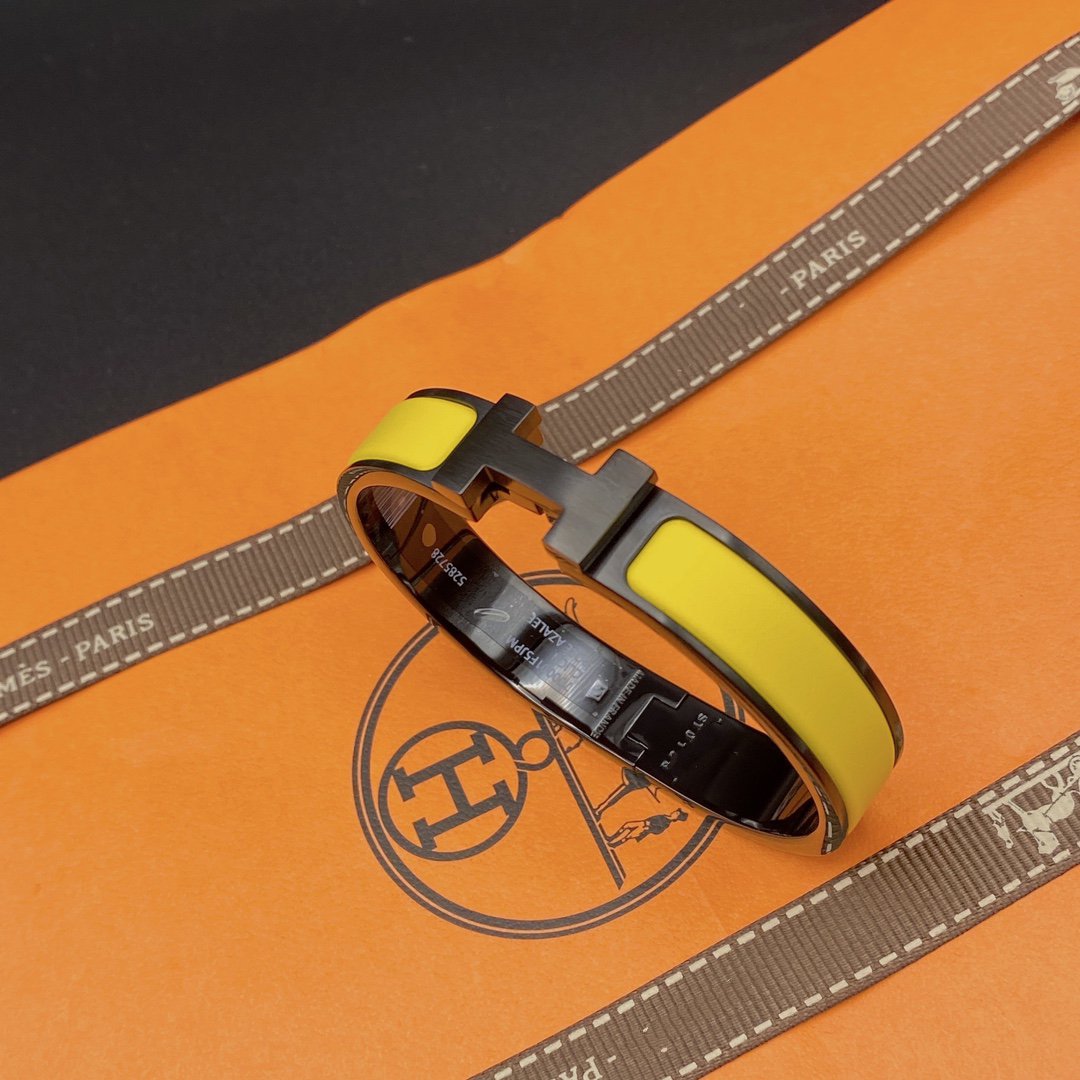 ˇGilded EraˇCLIC HM SO BLACK YELLOW BRACELET