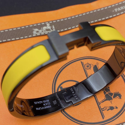 ˇGilded EraˇCLIC HM SO BLACK YELLOW BRACELET