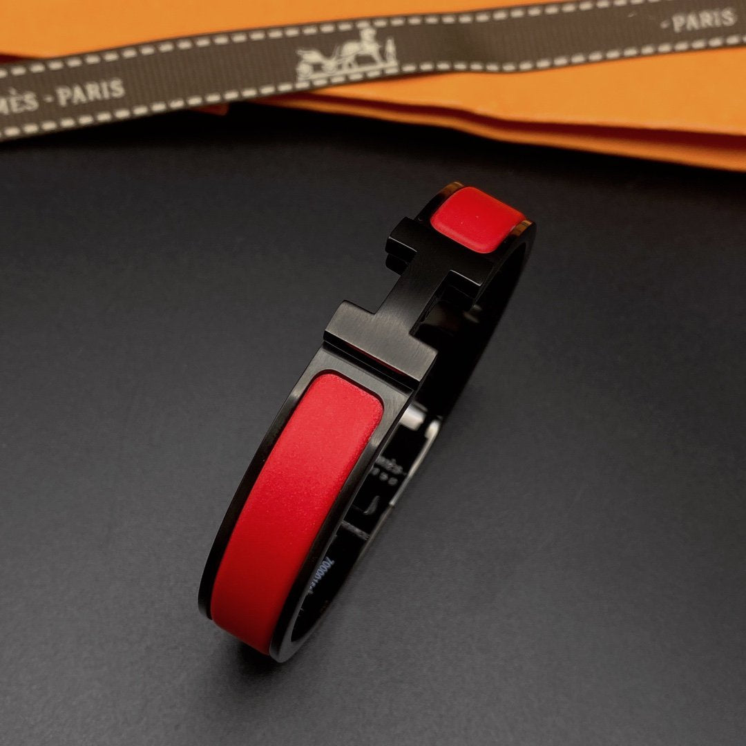 ˇGilded EraˇCLIC HM SO BLACK RED BRACELET
