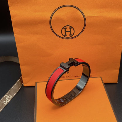 ˇGilded EraˇCLIC HM SO BLACK RED BRACELET