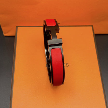 ˇGilded EraˇCLIC HM SO BLACK RED BRACELET