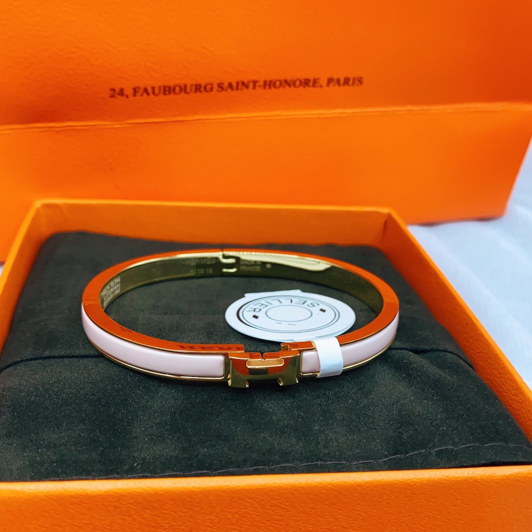 ˇGilded EraˇCLASSIC HM CLIC  PINK 8MM ENAMEL BRACELET