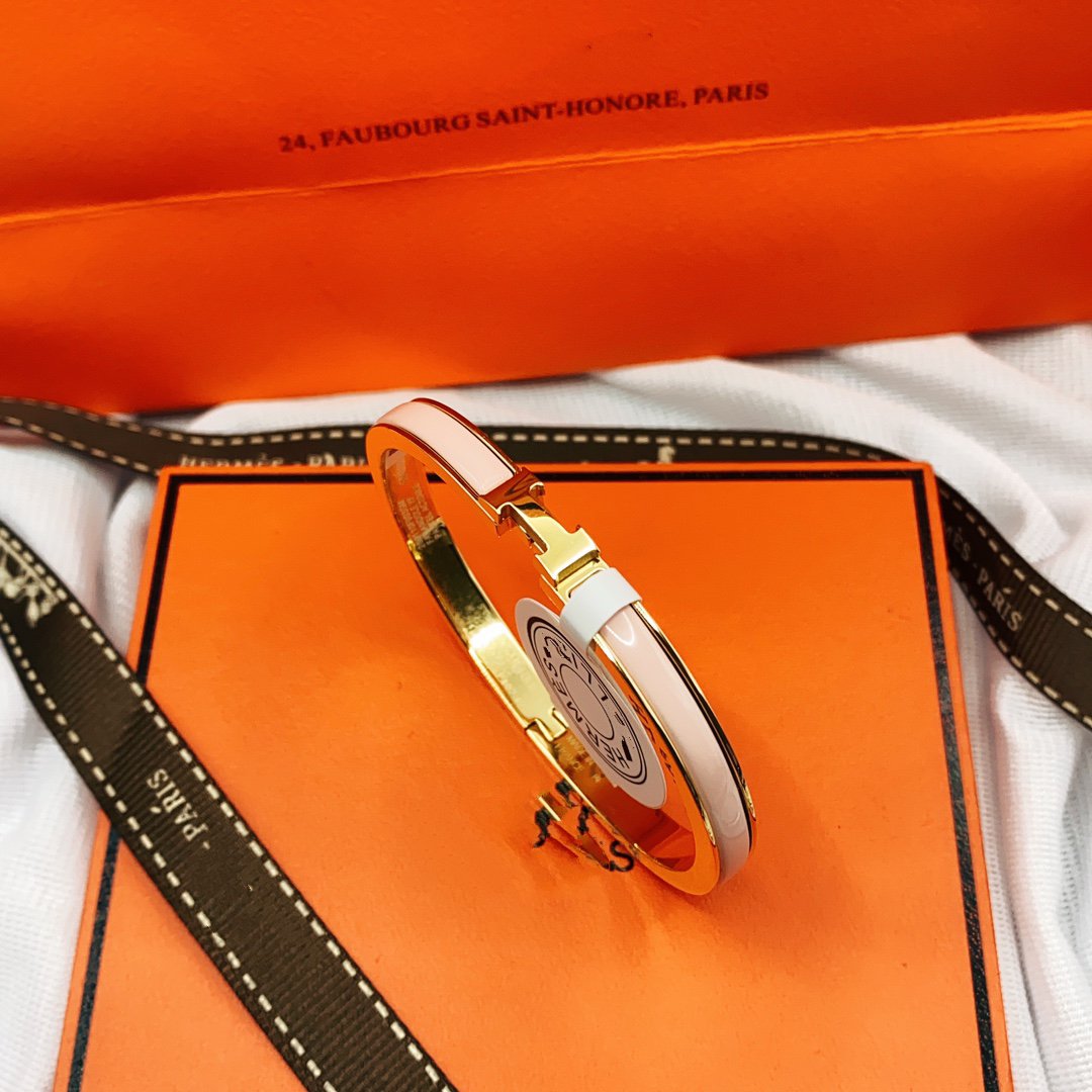 ˇGilded EraˇCLASSIC HM CLIC  PINK 8MM ENAMEL BRACELET