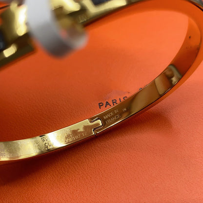 ˇGilded EraˇCLASSIC HM CLIC BLACK 8MM ENAMEL BRACELET