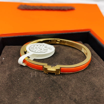 ˇGilded EraˇCLASSIC HM CLIC RED 8MM ENAMEL BRACELET