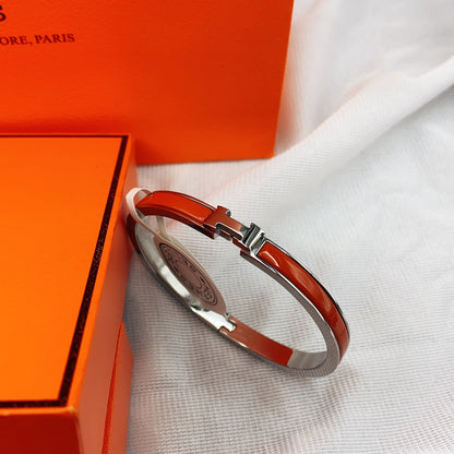 ˇGilded EraˇCLASSIC HM CLIC RED 8MM ENAMEL BRACELET