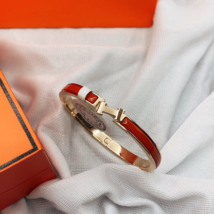 ˇGilded EraˇCLASSIC HM CLIC RED 8MM ENAMEL BRACELET