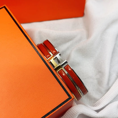 ˇGilded EraˇCLASSIC HM CLIC RED 8MM ENAMEL BRACELET