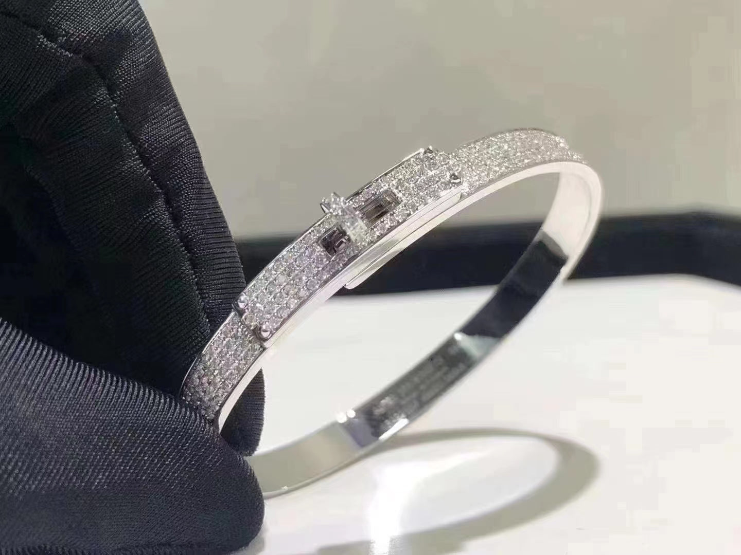 ˇGilded EraˇHM KELLY BRACELET IN SILVER AND FULL PAVE DIAMOND