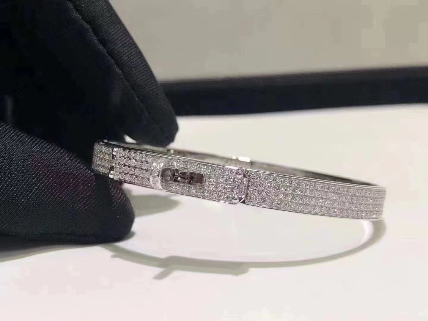 ˇGilded EraˇHM KELLY BRACELET IN SILVER AND FULL PAVE DIAMOND