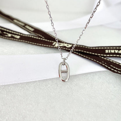ˇGilded EraˇHM PIG NOSE NECKLACE