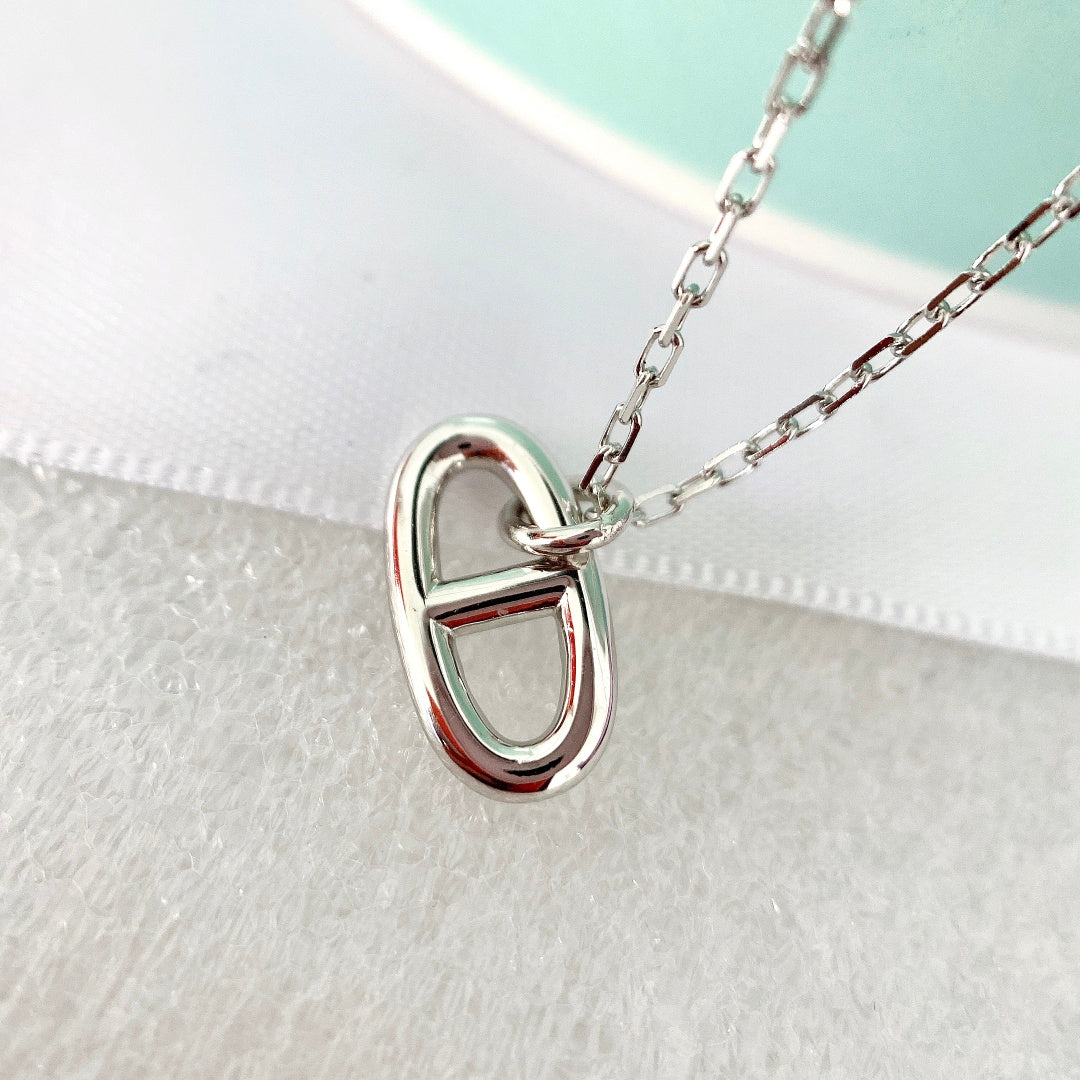 ˇGilded EraˇHM PIG NOSE NECKLACE