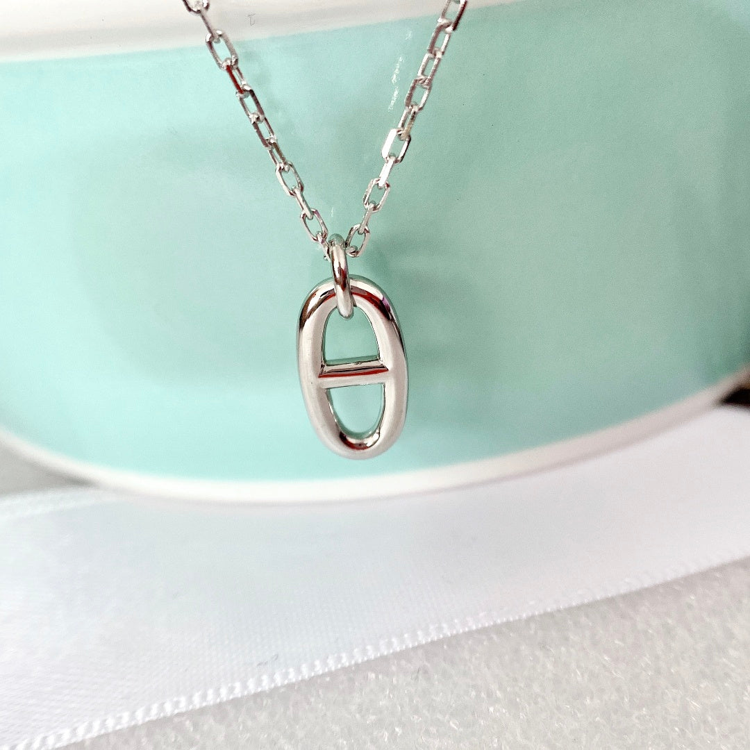ˇGilded EraˇHM PIG NOSE NECKLACE