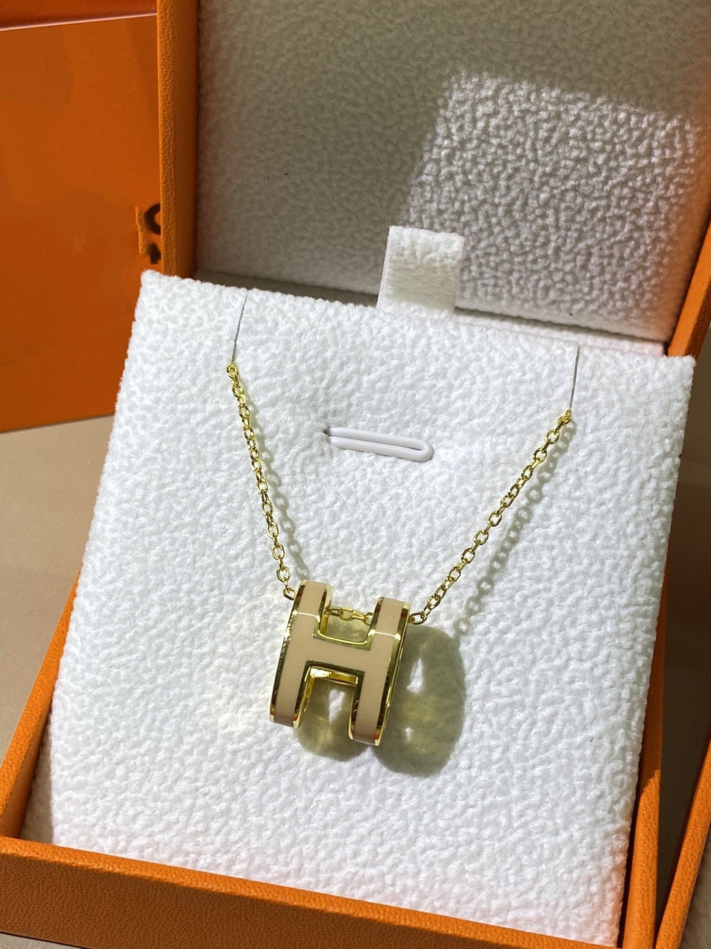 ˇGilded EraˇHM CLIC YELLOW ENAMEL GOLD NECKLACE