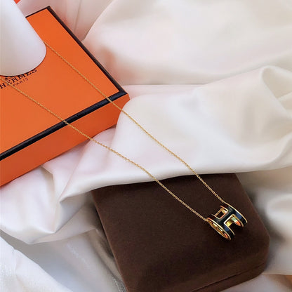 ˇGilded EraˇHM CLIC BLACK ENAMEL GOLD NECKLACE