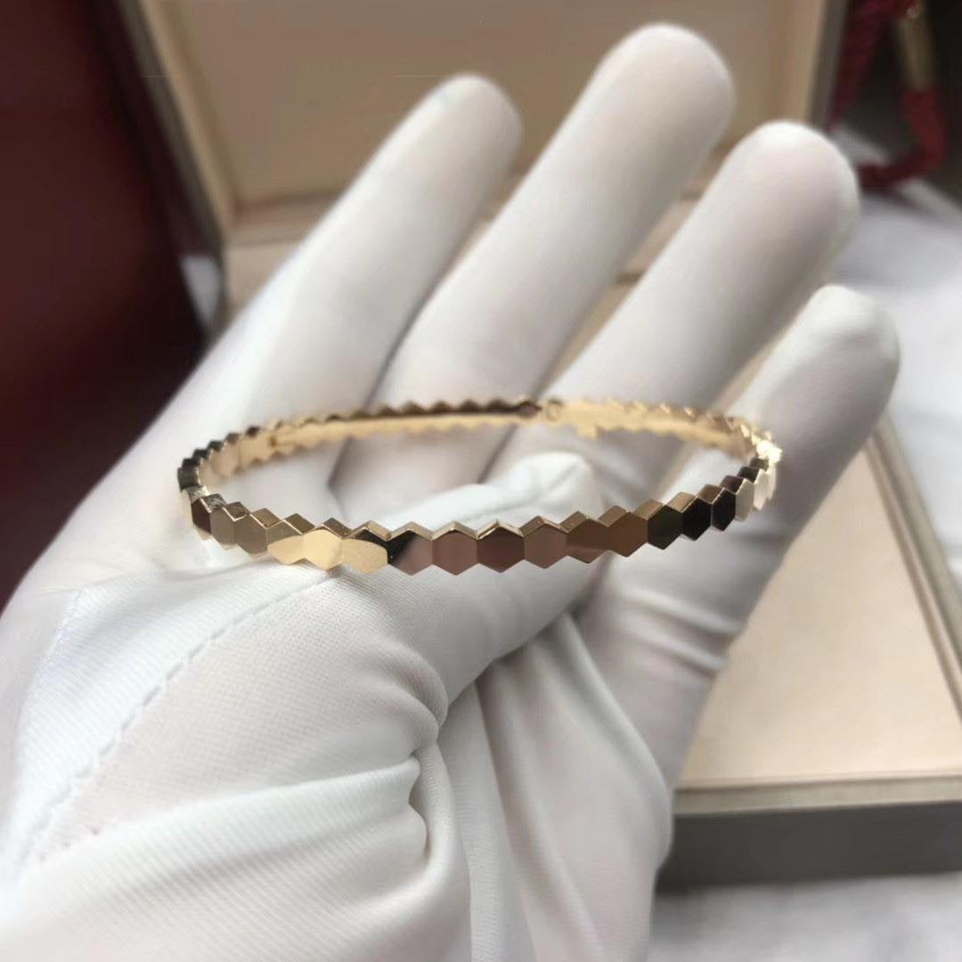ˇGilded EraˇBEE LOVE GOLD BRACELET