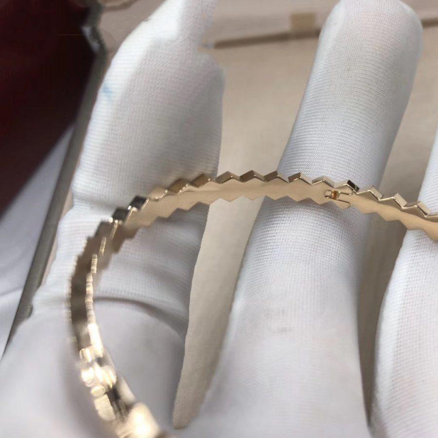 ˇGilded EraˇBEE LOVE GOLD BRACELET