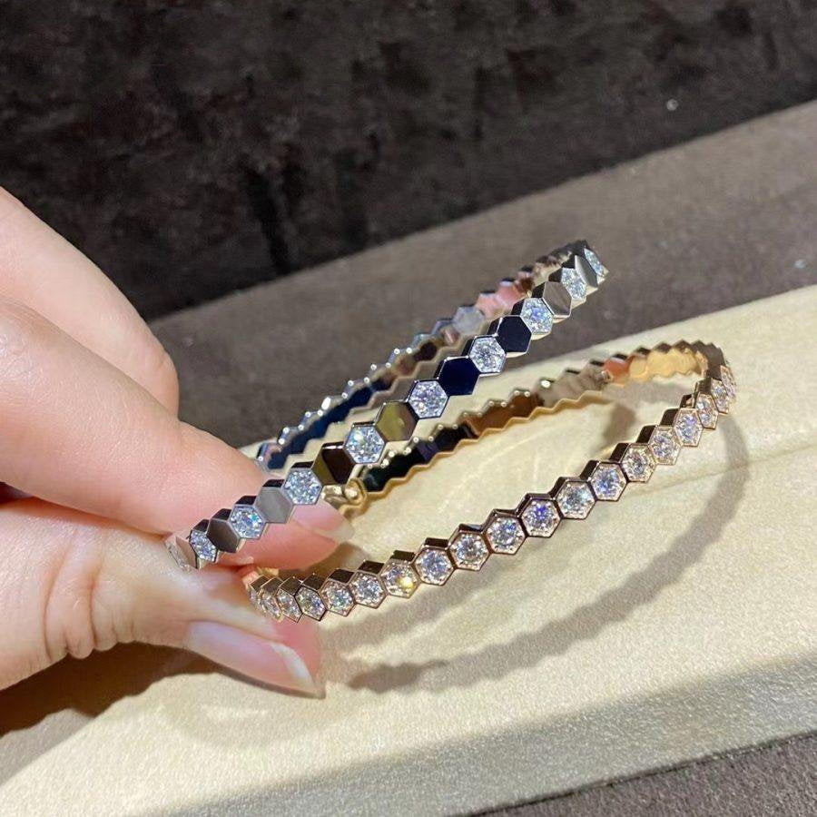 ˇGilded EraˇBEE LOVE GOLD BRACELET FULL DIAMOND