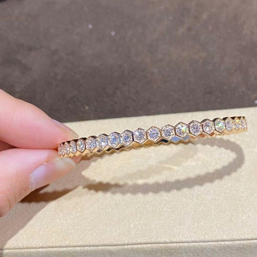 ˇGilded EraˇBEE LOVE GOLD BRACELET FULL DIAMOND