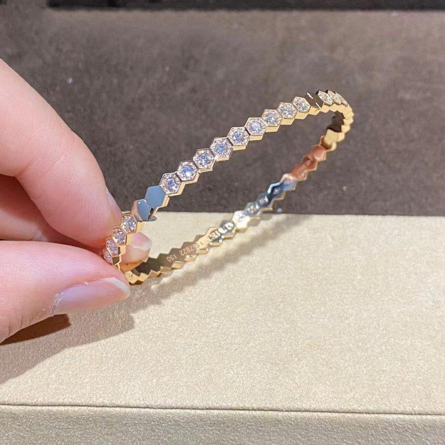 ˇGilded EraˇBEE LOVE GOLD BRACELET FULL DIAMOND