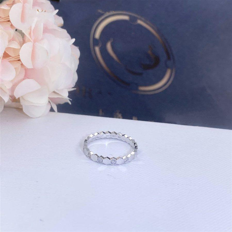 ˇGilded EraˇBEE LOVE RING SILVER DIAMOND
