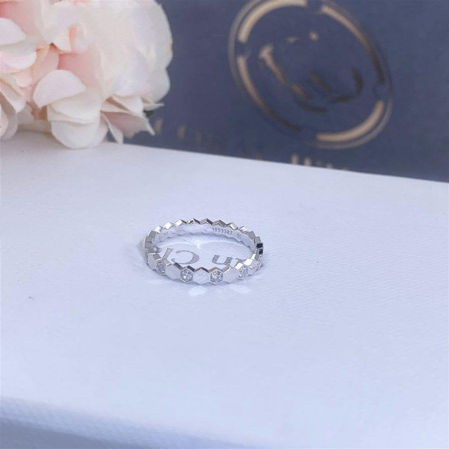 ˇGilded EraˇBEE LOVE RING SILVER DIAMOND