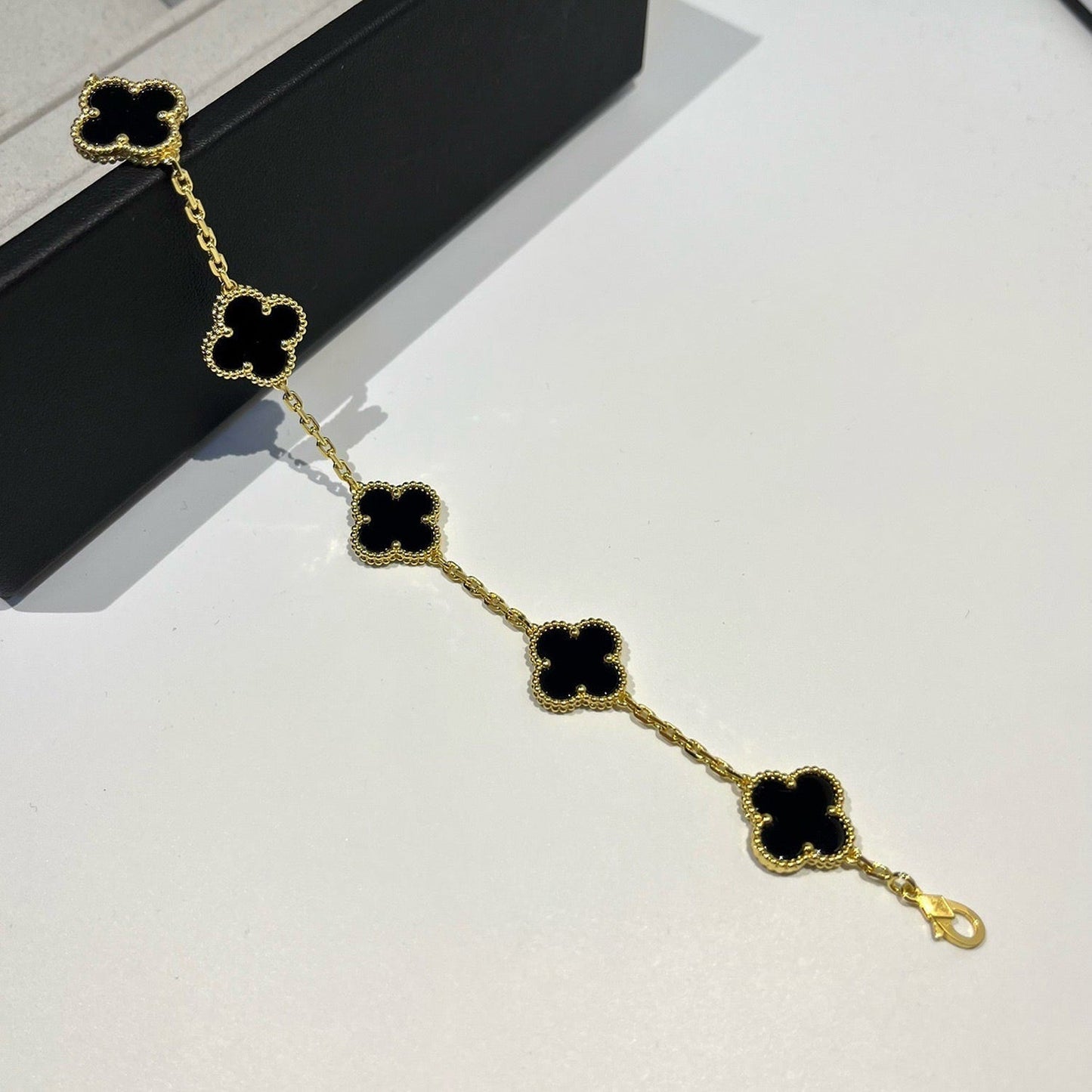 ˇGilded EraˇCLOVER  5 MOTIFS BLACK ONYX BRACELET