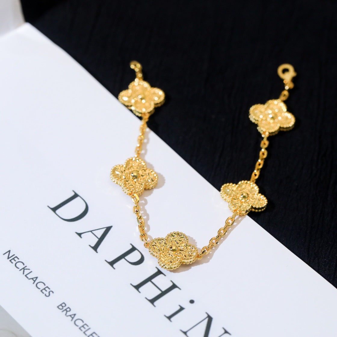 ˇGilded EraˇCLOVER 5 MOTIFS BRONZING BRACELET