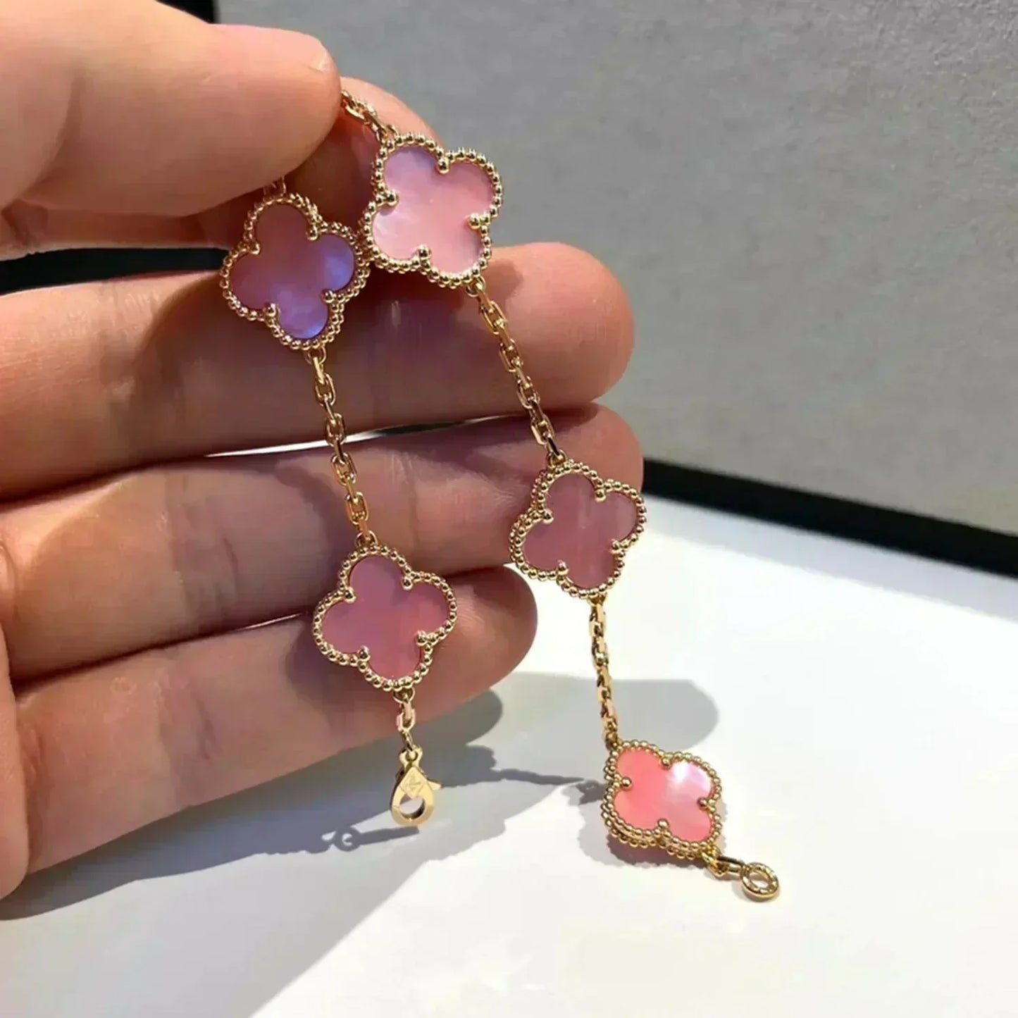 ˇGilded EraˇCLOVER 5 PINK MOP BRACELET