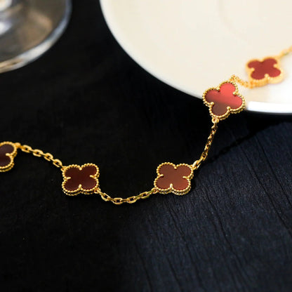 ˇGilded EraˇCLOVER 5 MOTIFS RED AGATE  BRACELET