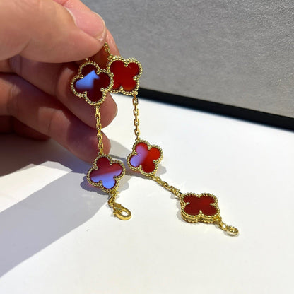 ˇGilded EraˇCLOVER 5 MOTIFS RED AGATE  BRACELET