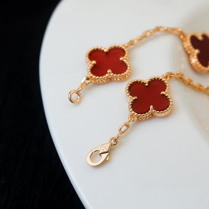 ˇGilded EraˇCLOVER 5 MOTIFS RED AGATE  BRACELET