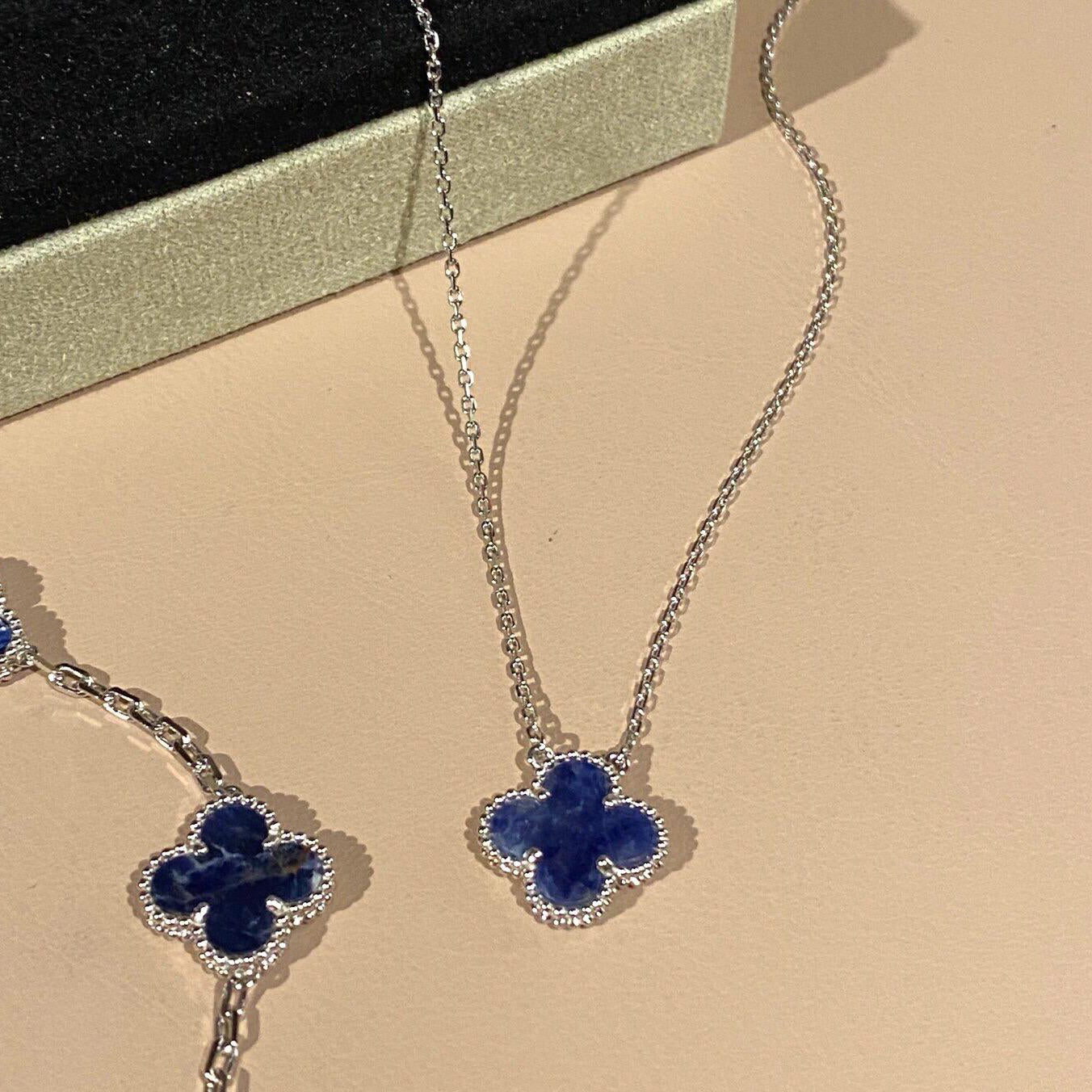ˇGilded EraˇCLOVER 15MM PIETERSITE NECKLACE SILVER