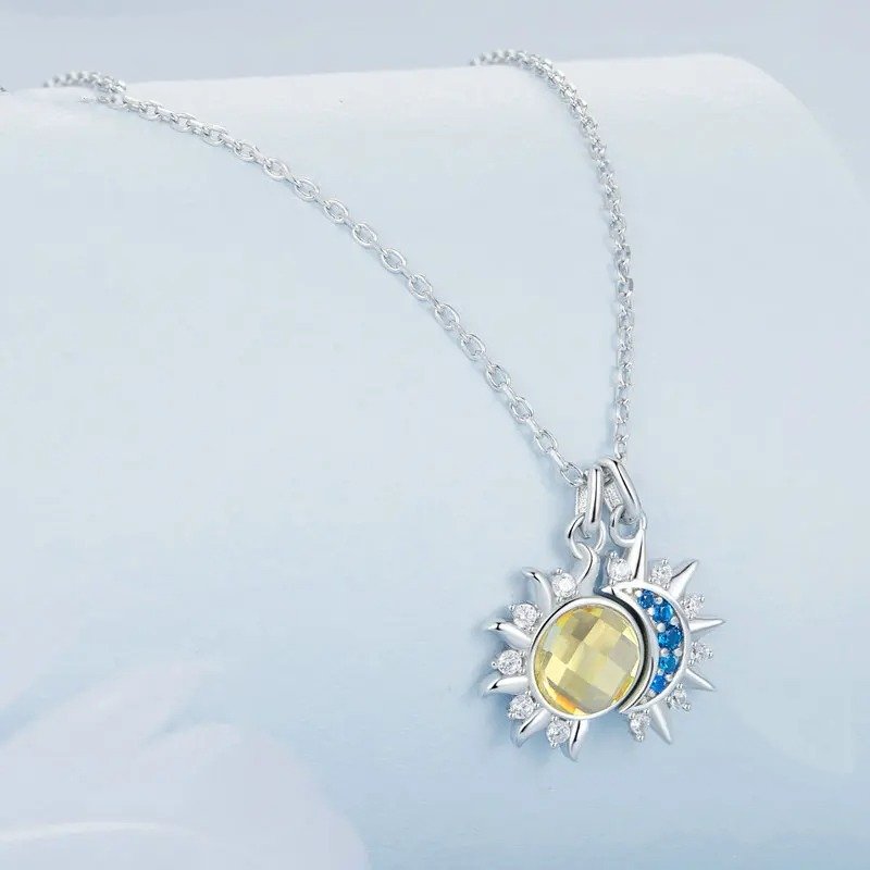 [STREET]White Gold Plated Sun and Moon Necklace