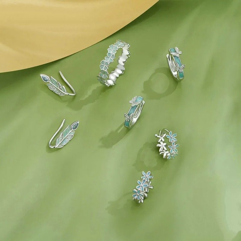 [STREET]Mint Green Garland Hoop Earrings Enamel Flower