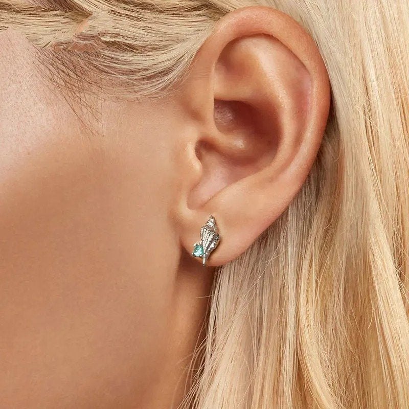 [STREET]Conch Stud Earrings Inlaid Green Zirconia Hypoallergenic Earrings