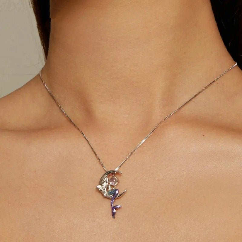 [STREET]Mermaid Pendant Necklace Moon Neck Chain