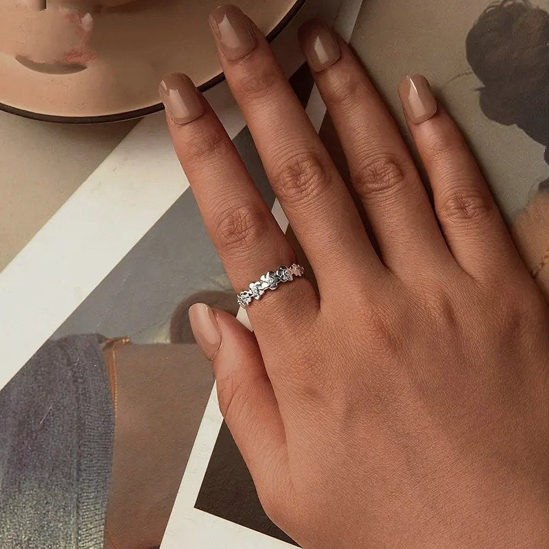 [STREET]Flower Ring Paved with Cubic Zirconia Statement Band Ring