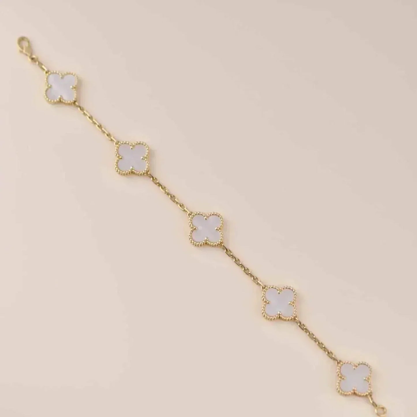 ˇGilded EraˇCLOVER  5 MOTIF WHITE MOP BRACELET