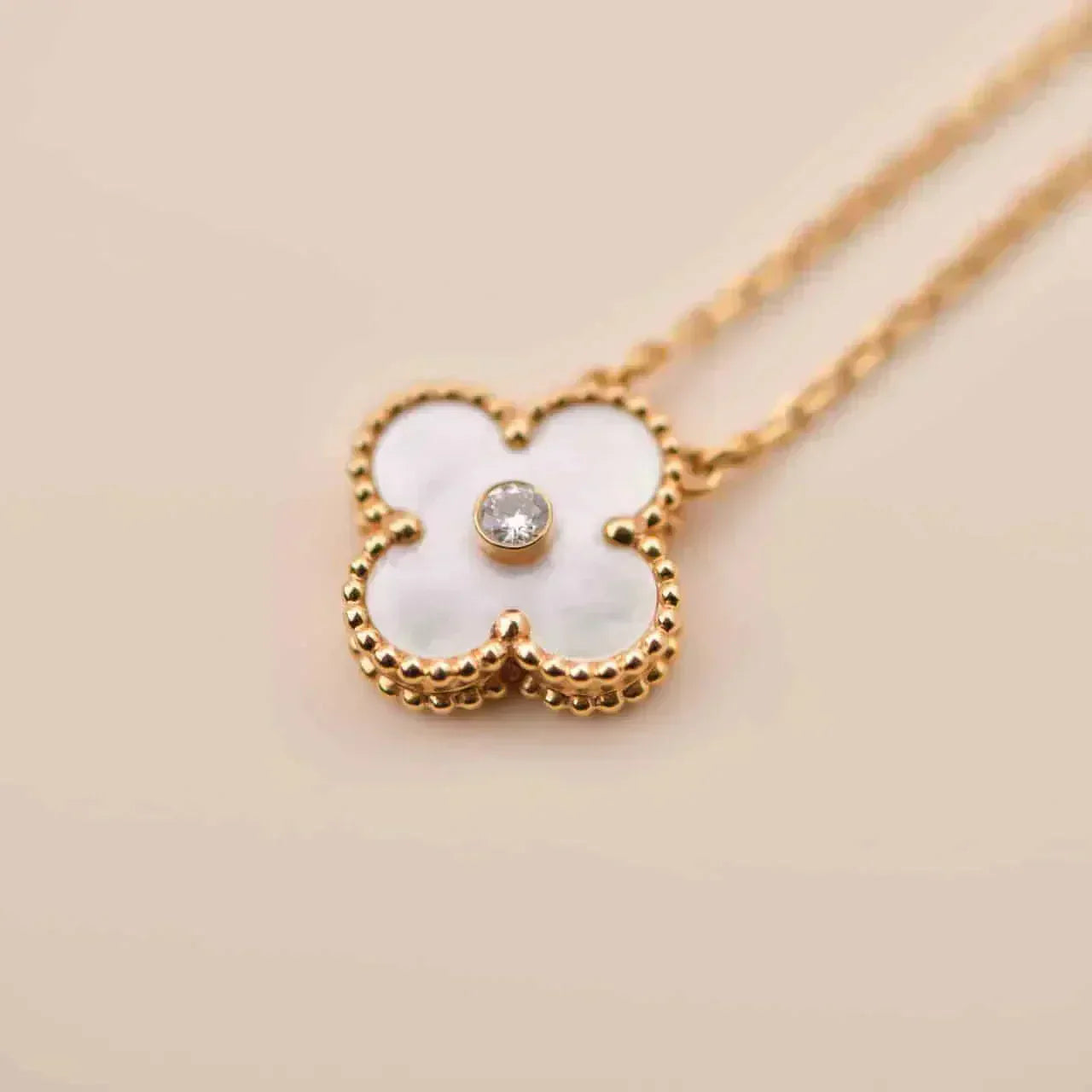 ˇGilded EraˇCLOVER 15MM DIAMOND WHITE FRITILLARIA NECKLACE