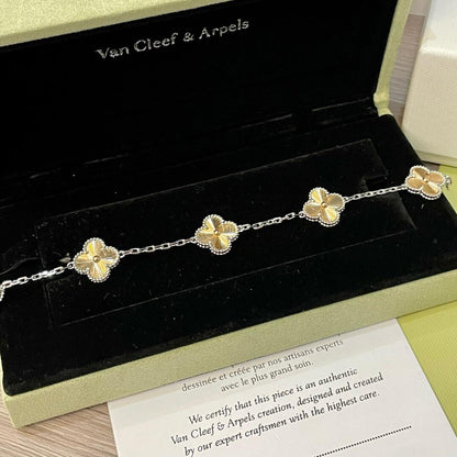 ˇGilded EraˇCLOVER  5 MOTIFS  CHRISTMAS LIMITED EDITION BRACELET