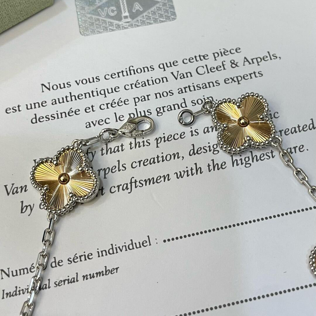 ˇGilded EraˇCLOVER  5 MOTIFS  CHRISTMAS LIMITED EDITION BRACELET