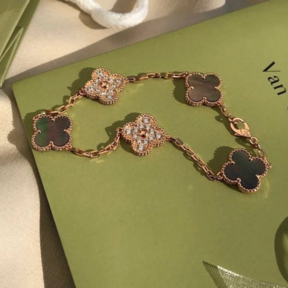 ˇGilded EraˇCLOVER 5 MOTIF GRAY MOP DIAMOND BRACELET
