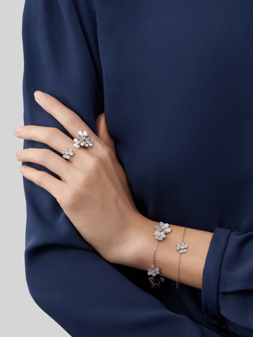 ˇGilded EraˇFRIVOLE SILVER FLOWER DIAMOND BRACELET