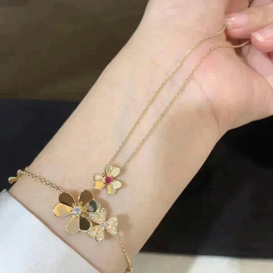 ˇGilded EraˇFRIVOLE GOLD FLOWER NECKLACE