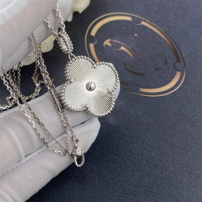 ˇGilded EraˇCLOVER 25MM SILVER BIG CLOVER NECKLACE