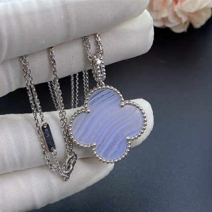 ˇGilded EraˇCLOVER SILVER CHALCEDONY BIG CLOVER NECKLACE
