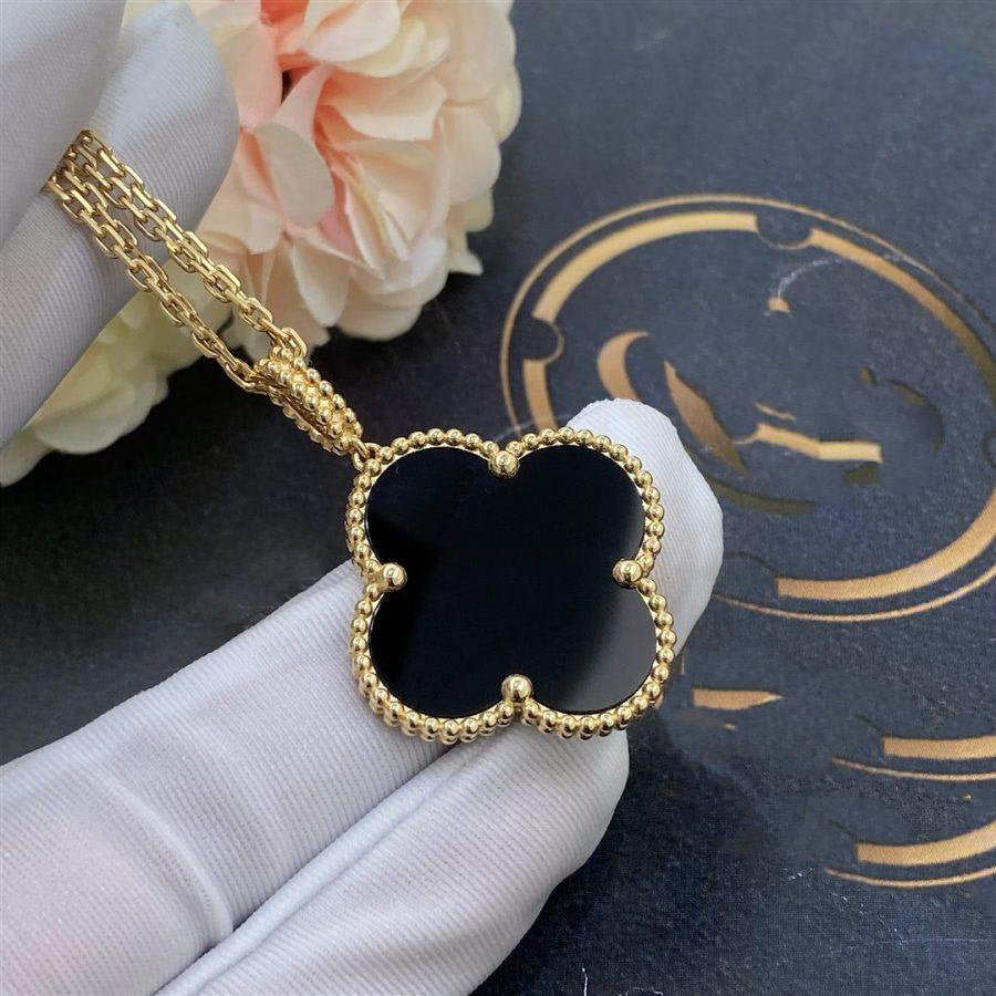 ˇGilded EraˇCLOVER 25MM GOLD ONYX BIG CLOVER NECKLACE