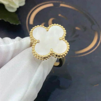ˇGilded EraˇCLOVER WHITE MOP RING