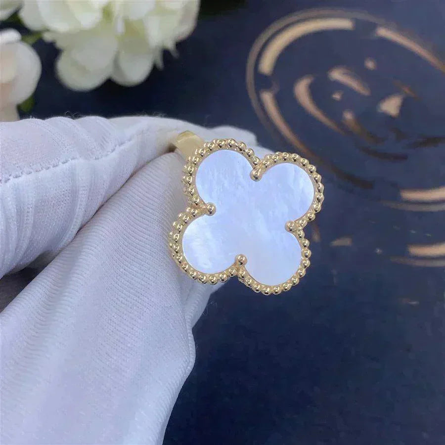 ˇGilded EraˇCLOVER WHITE MOP RING